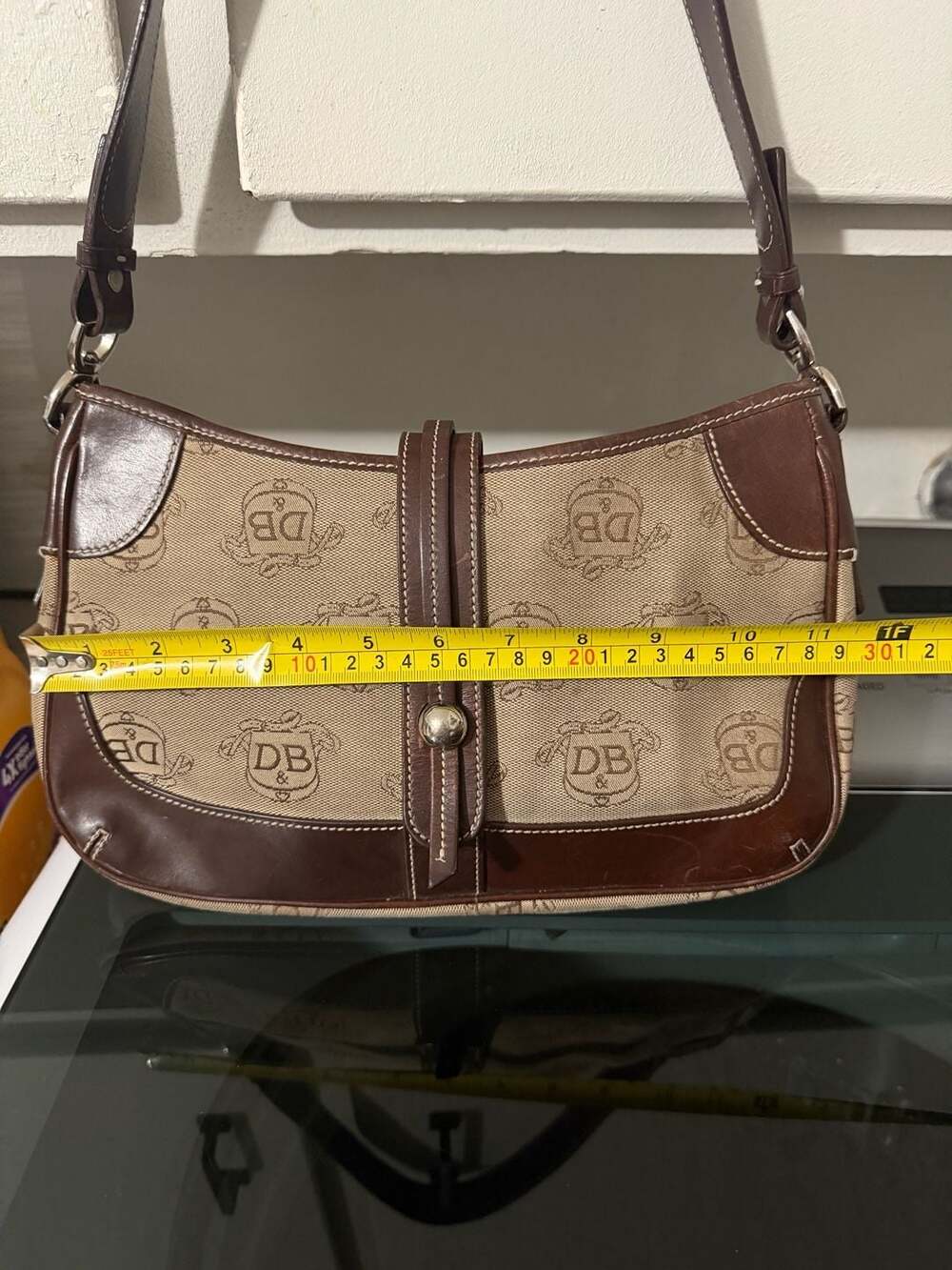 Vintage Dooney & Bourke Signature Crest Brown Shoulder Bag Purse - Picture 4 of 9